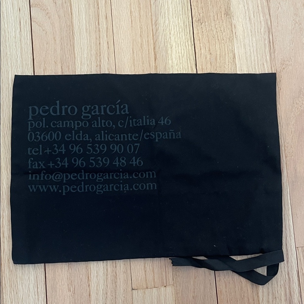 Pedro Garcia Elegant Black Dust bag